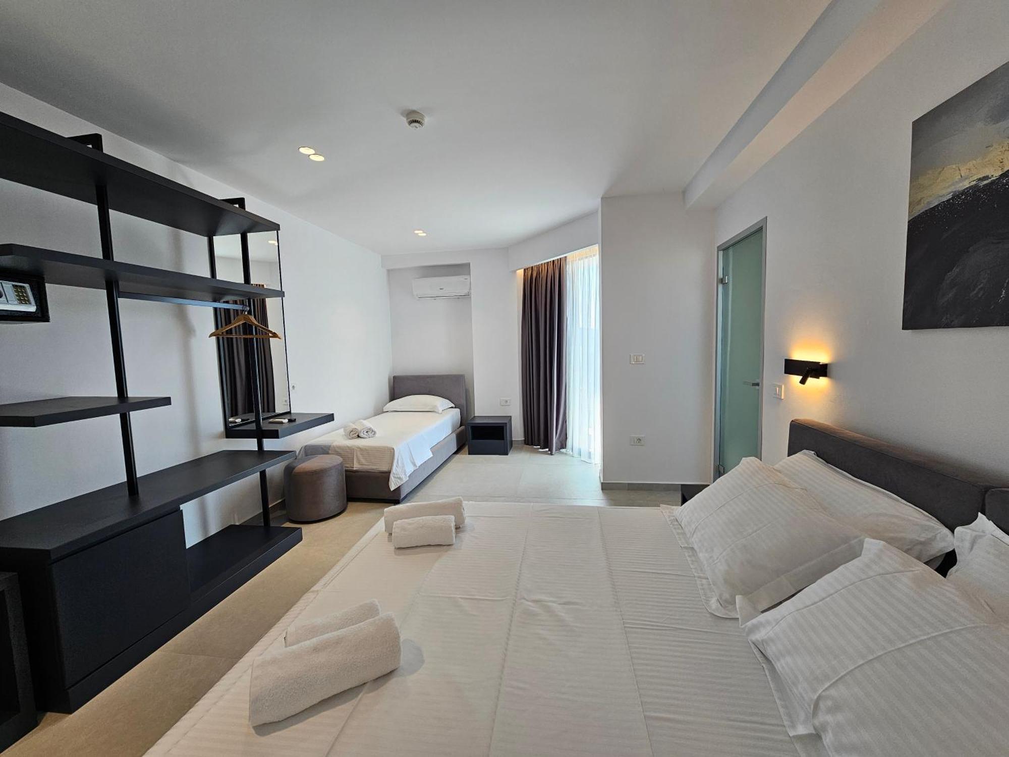 Adele Hotel Ksamil Exterior photo