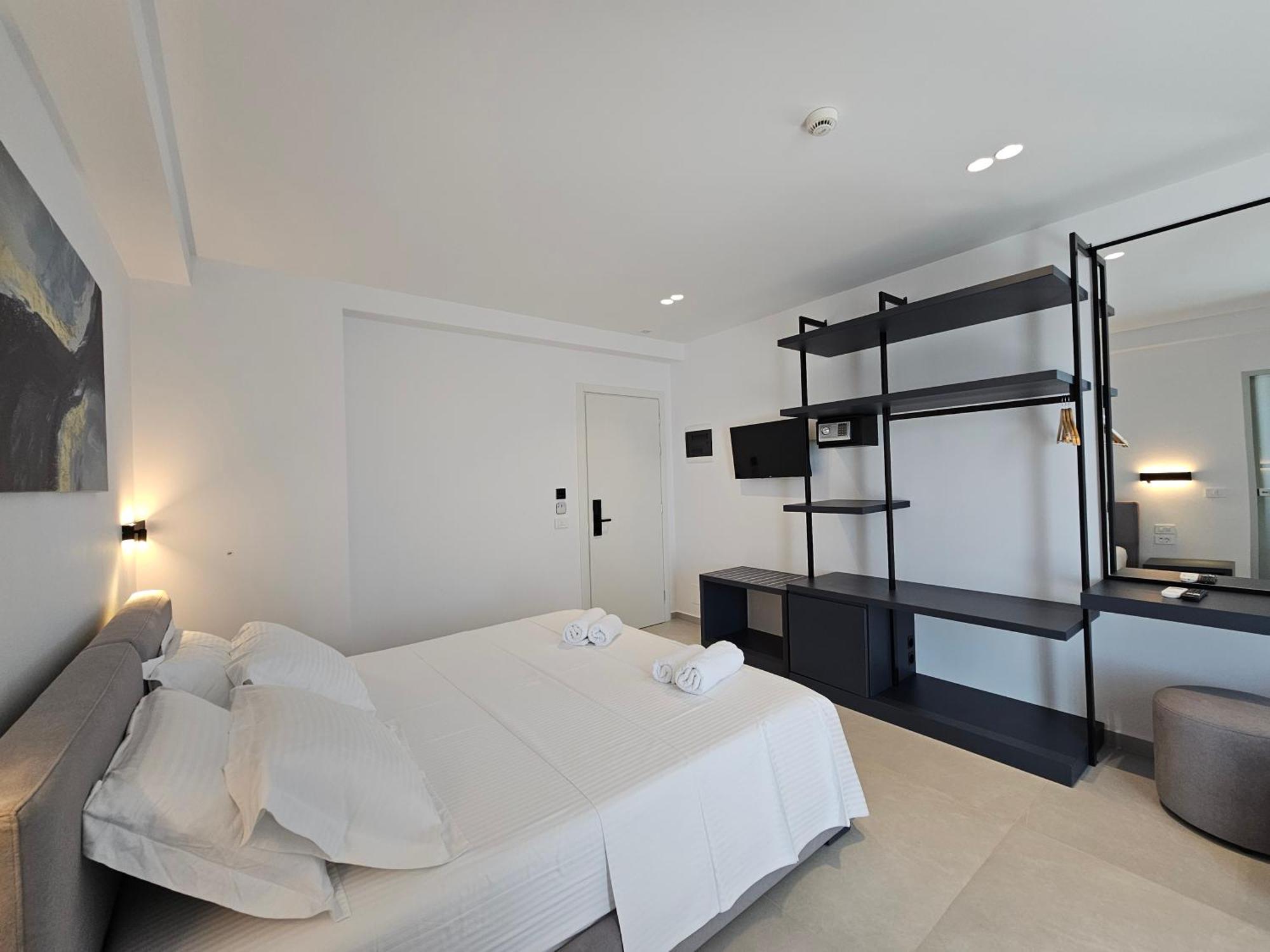 Adele Hotel Ksamil Exterior photo